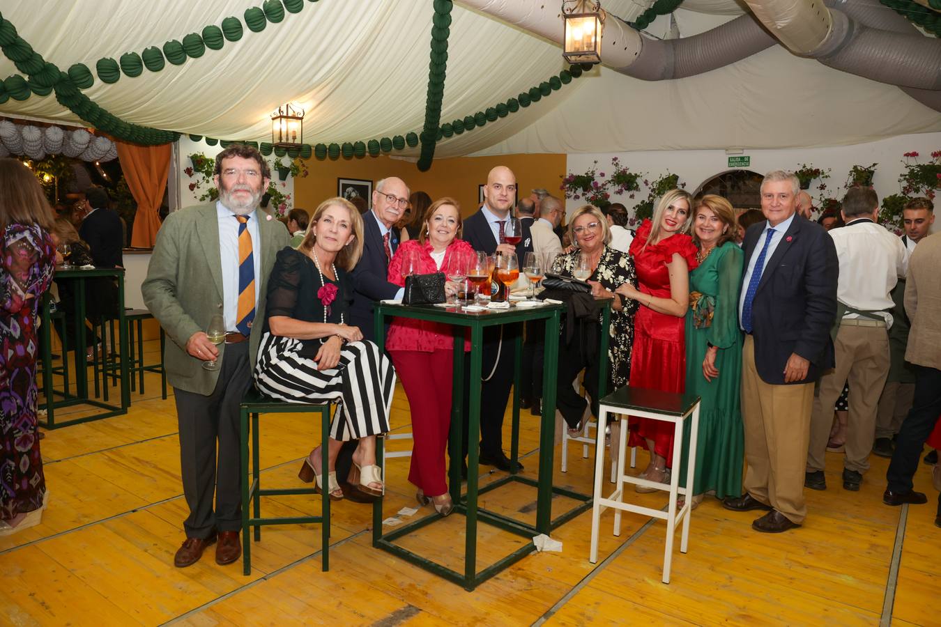 El espectacular ambiente en la primera noche de la Feria de Córdoba 2025, en imágenes