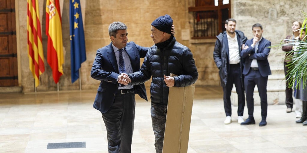Mazón pide una reunión a las víctimas de la dana y las asociaciones la condicionan a que puedan ir a las Cortes Valencianas