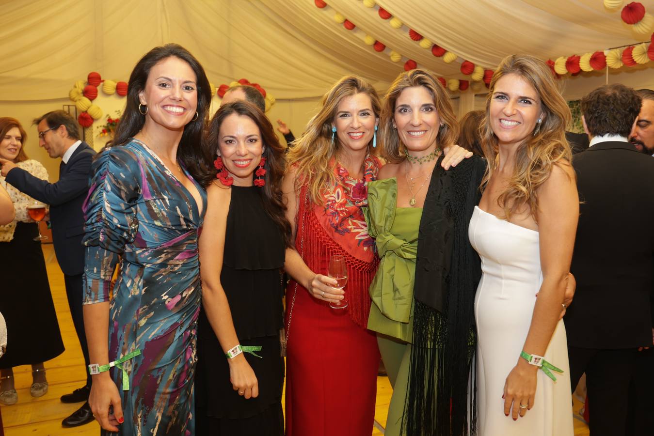 El espectacular ambiente en la primera noche de la Feria de Córdoba 2025, en imágenes