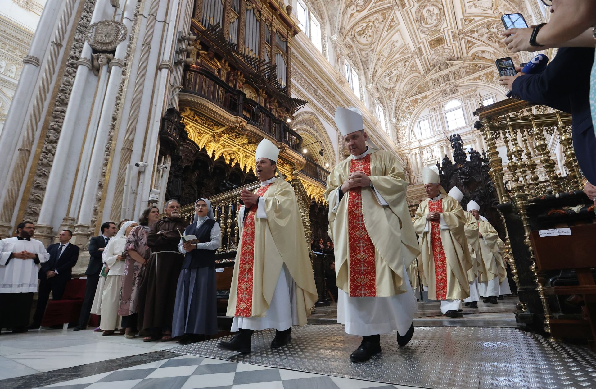 La toma de posesión de Jesús Fernández como nuevo obispo de Córdoba, en imágenes