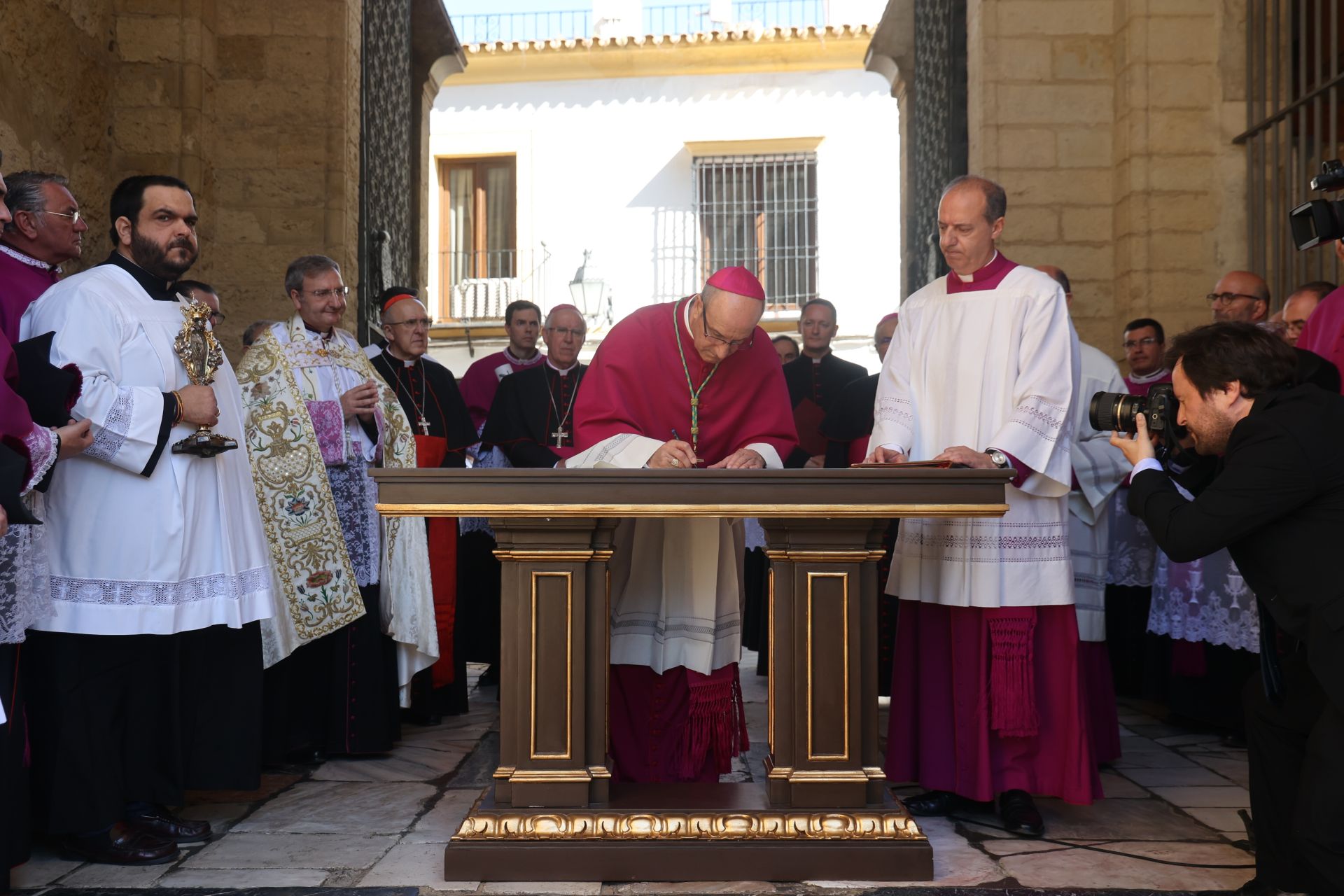 La toma de posesión de Jesús Fernández como nuevo obispo de Córdoba, en imágenes