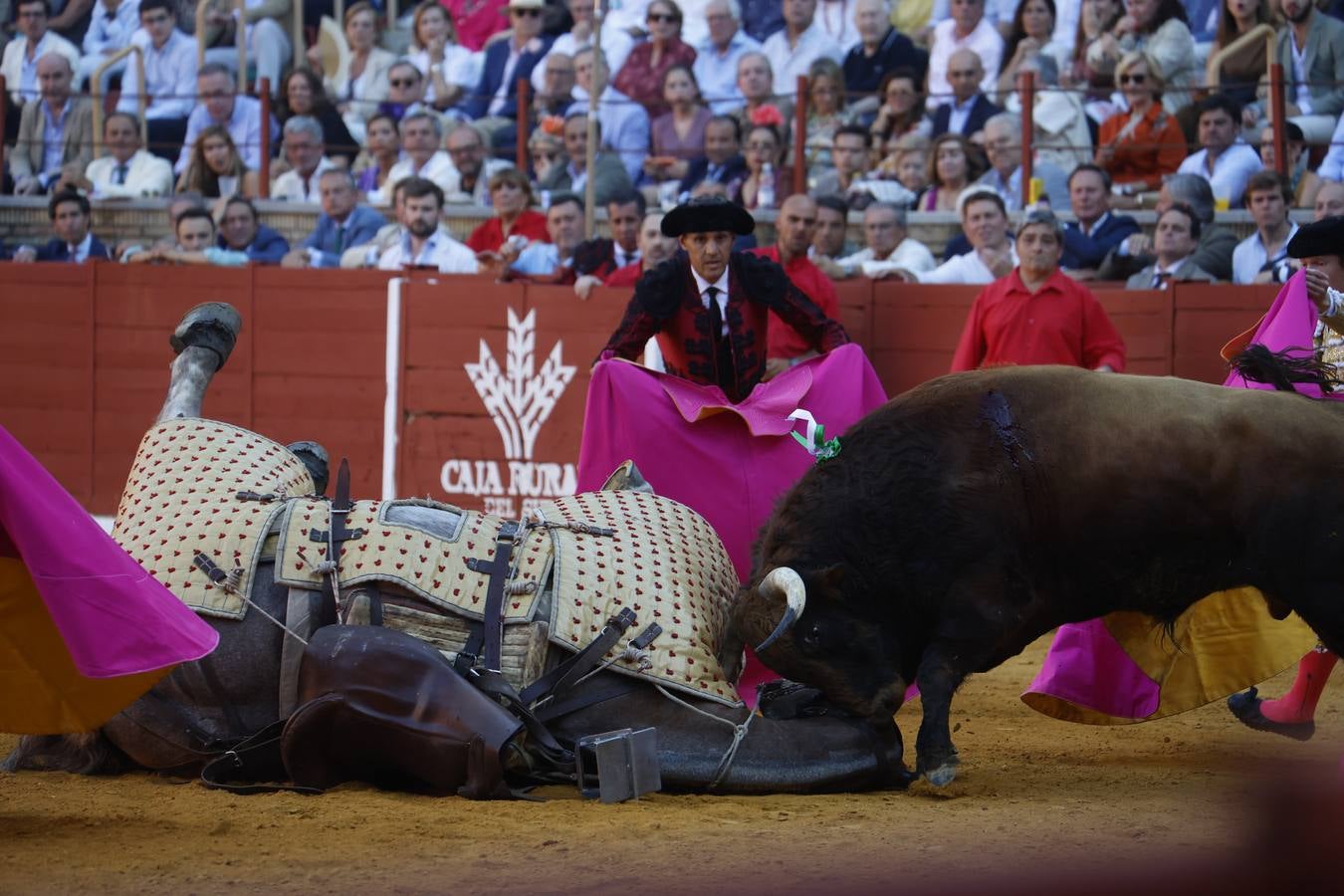 La corrida de Perera, De Justo y Jiménez en Córdoba, en imágenes