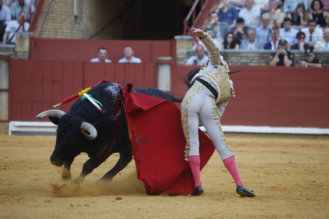 La corrida de Perera, De Justo y Jiménez en Córdoba, en imágenes