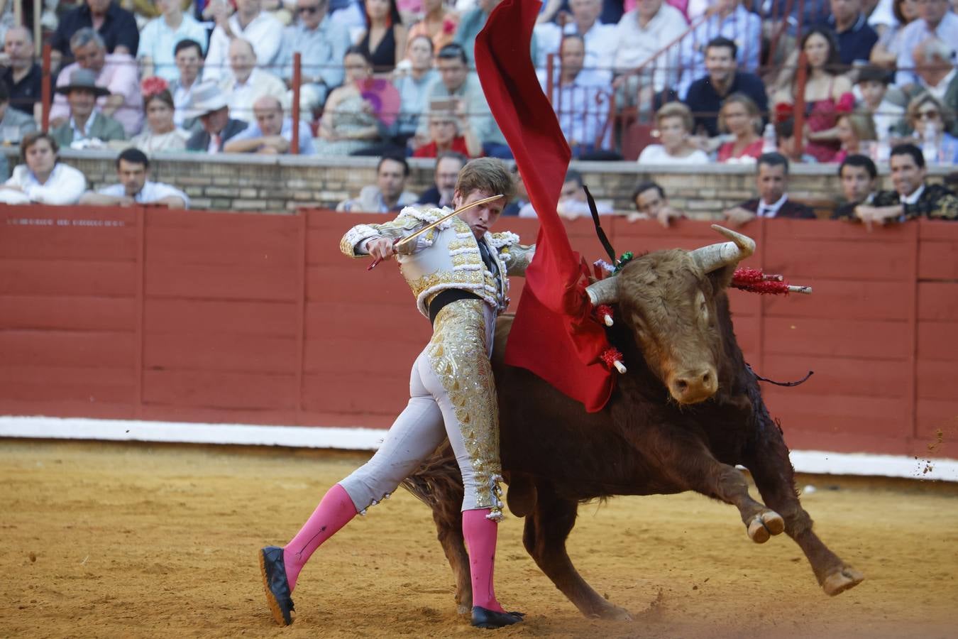 La corrida de Perera, De Justo y Jiménez en Córdoba, en imágenes