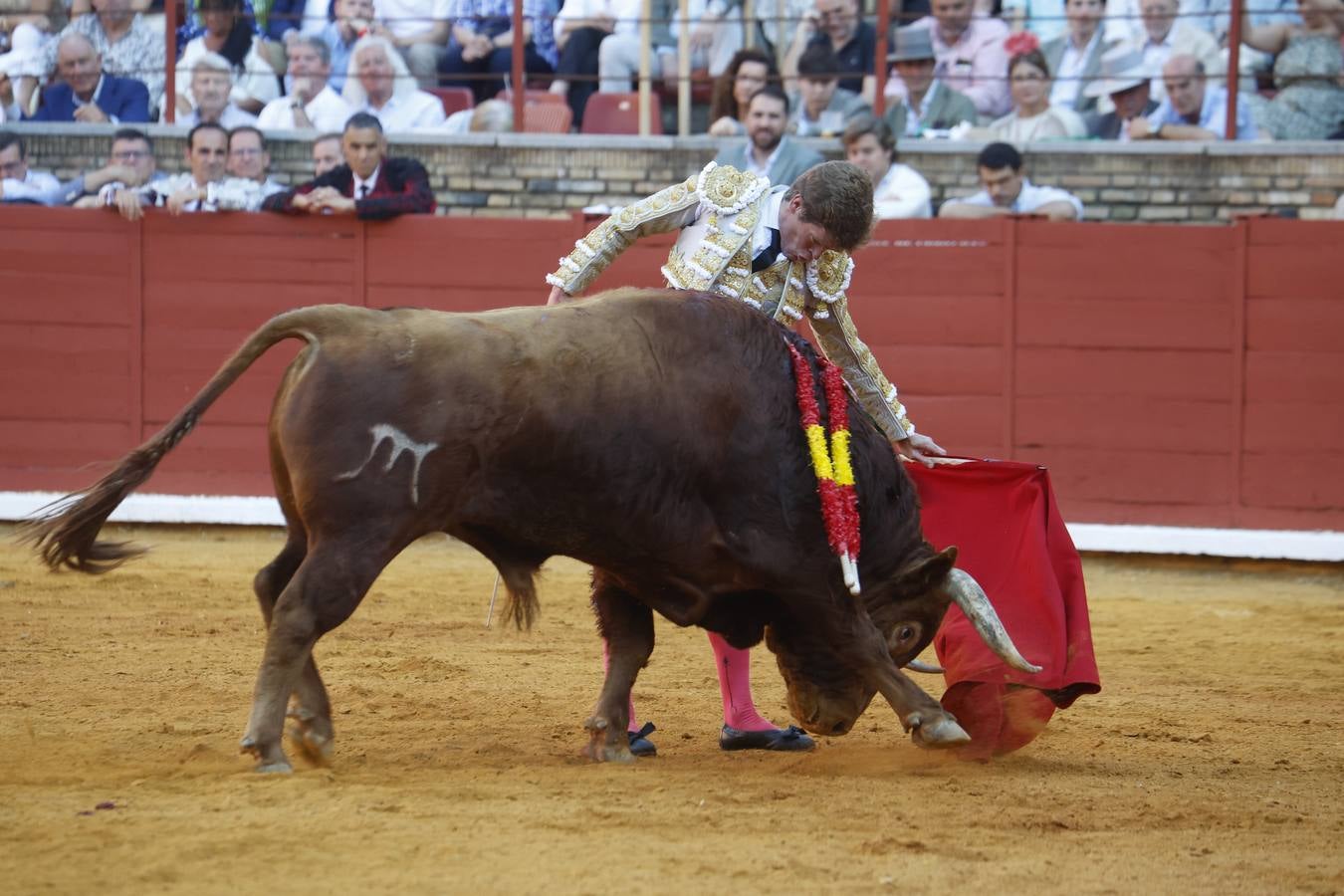 La corrida de Perera, De Justo y Jiménez en Córdoba, en imágenes