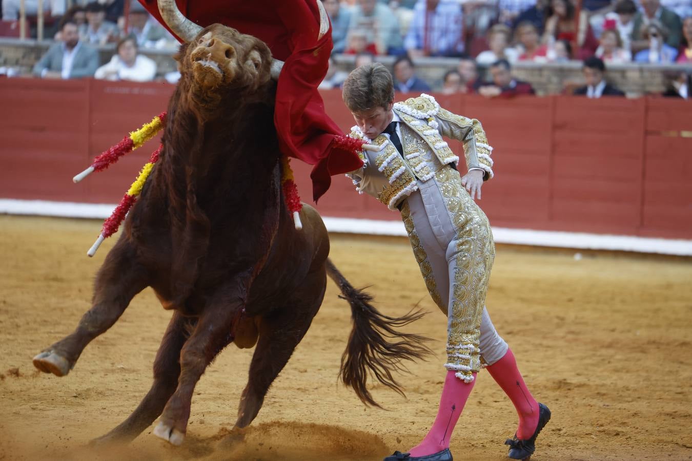 La corrida de Perera, De Justo y Jiménez en Córdoba, en imágenes