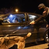 Alertan del riesgo de no poder multar el consumo de droga en coches aparcados: «¿Y si están junto a un colegio?»