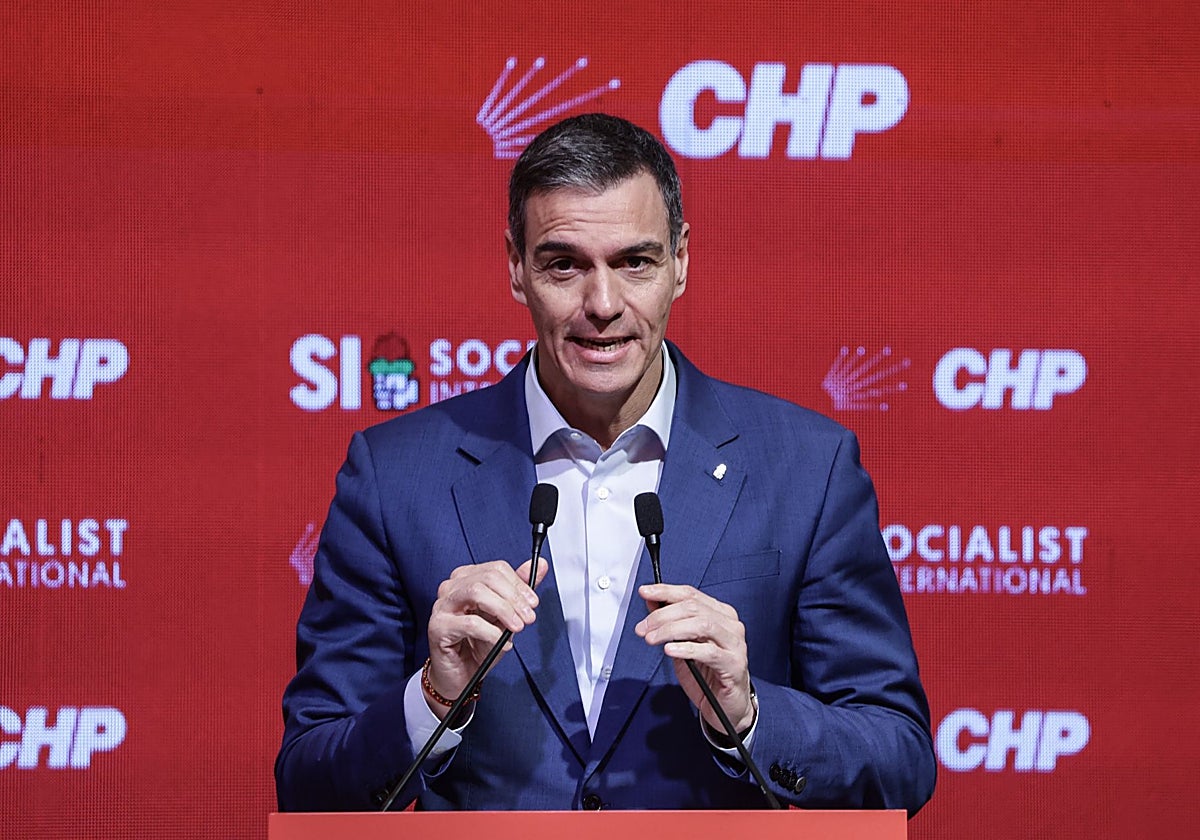 Pedro Sánchez en la reunión de la Internacional Socialista en Turquía