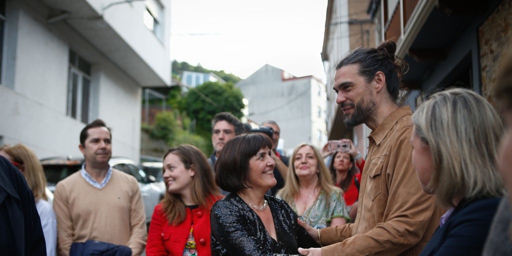 Oliver Laxe vuelve a casa tras conquistar Cannes con  Sirat 