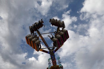 Un niño de 7 años sale despedido de una atracción de la Feria de Córdoba