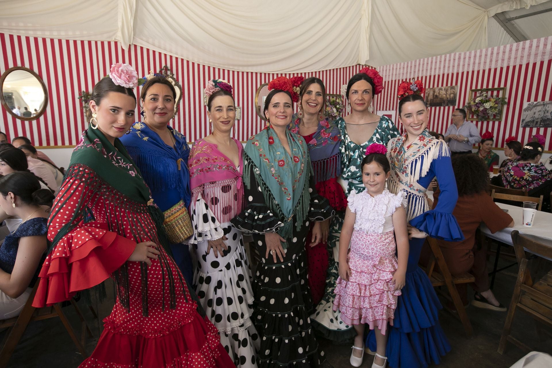 La alegría en las casetas del Domingo de la Feria de Córdoba, en imágenes