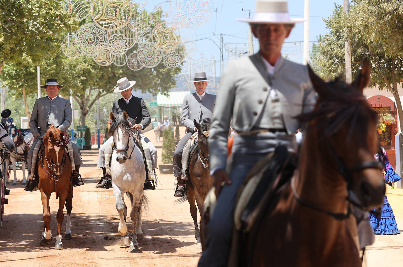 Ambiente de gala en el domingo de Feria de Córdoba, en imágenes