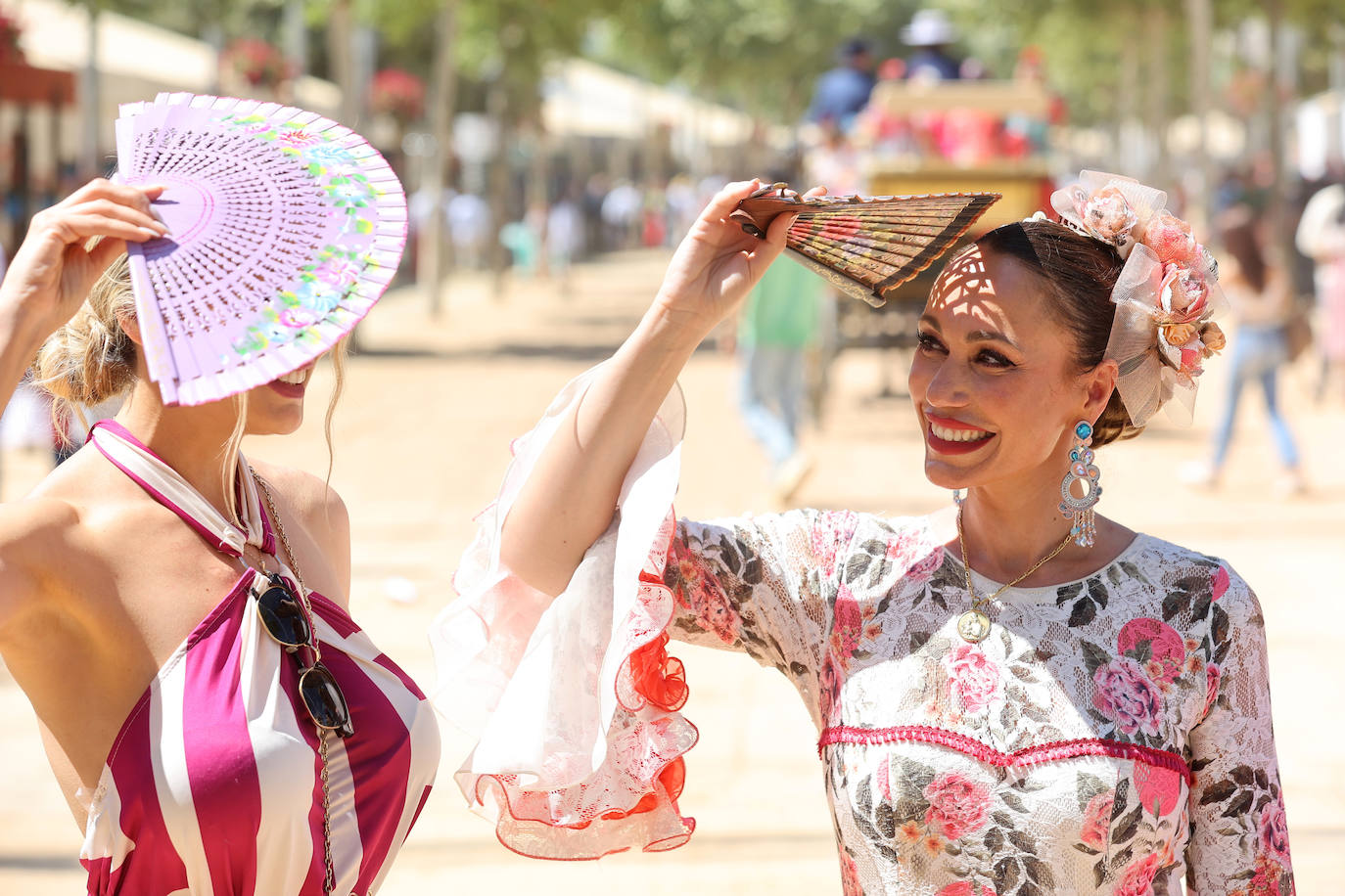 Ambiente de gala en el domingo de Feria de Córdoba, en imágenes