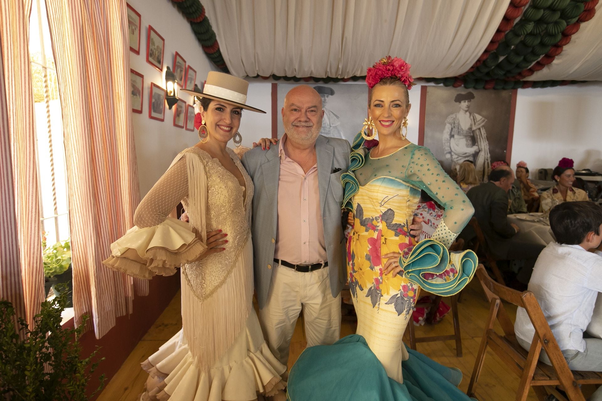 Las casetas bullen el domingo de la Feria de Córdoba, en imágenes