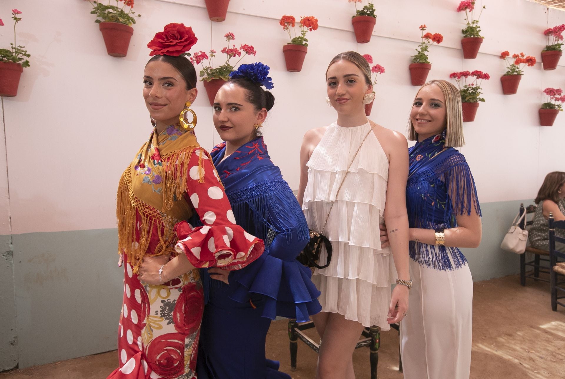 Las casetas bullen el domingo de la Feria de Córdoba, en imágenes