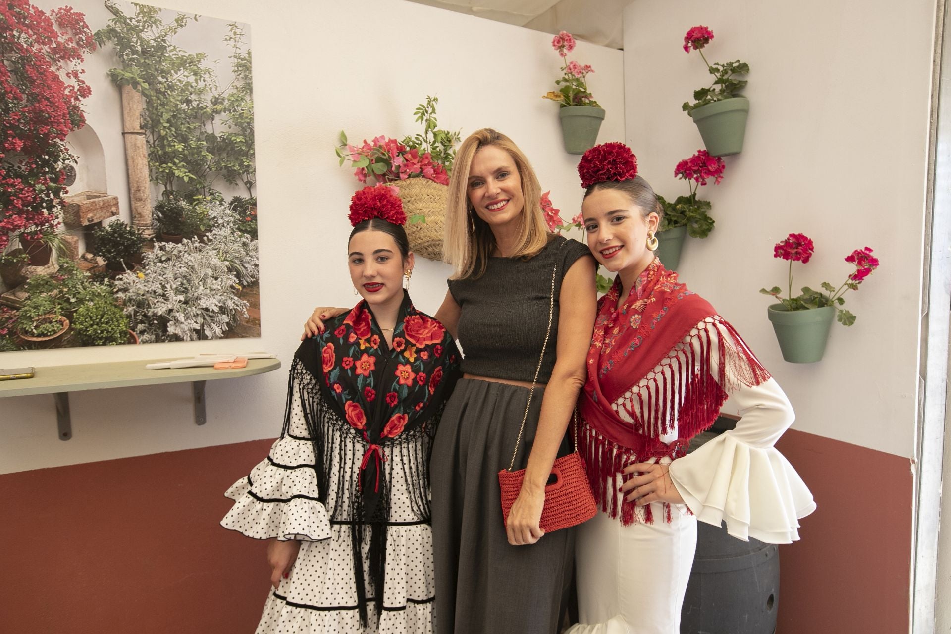 Las casetas bullen el domingo de la Feria de Córdoba, en imágenes