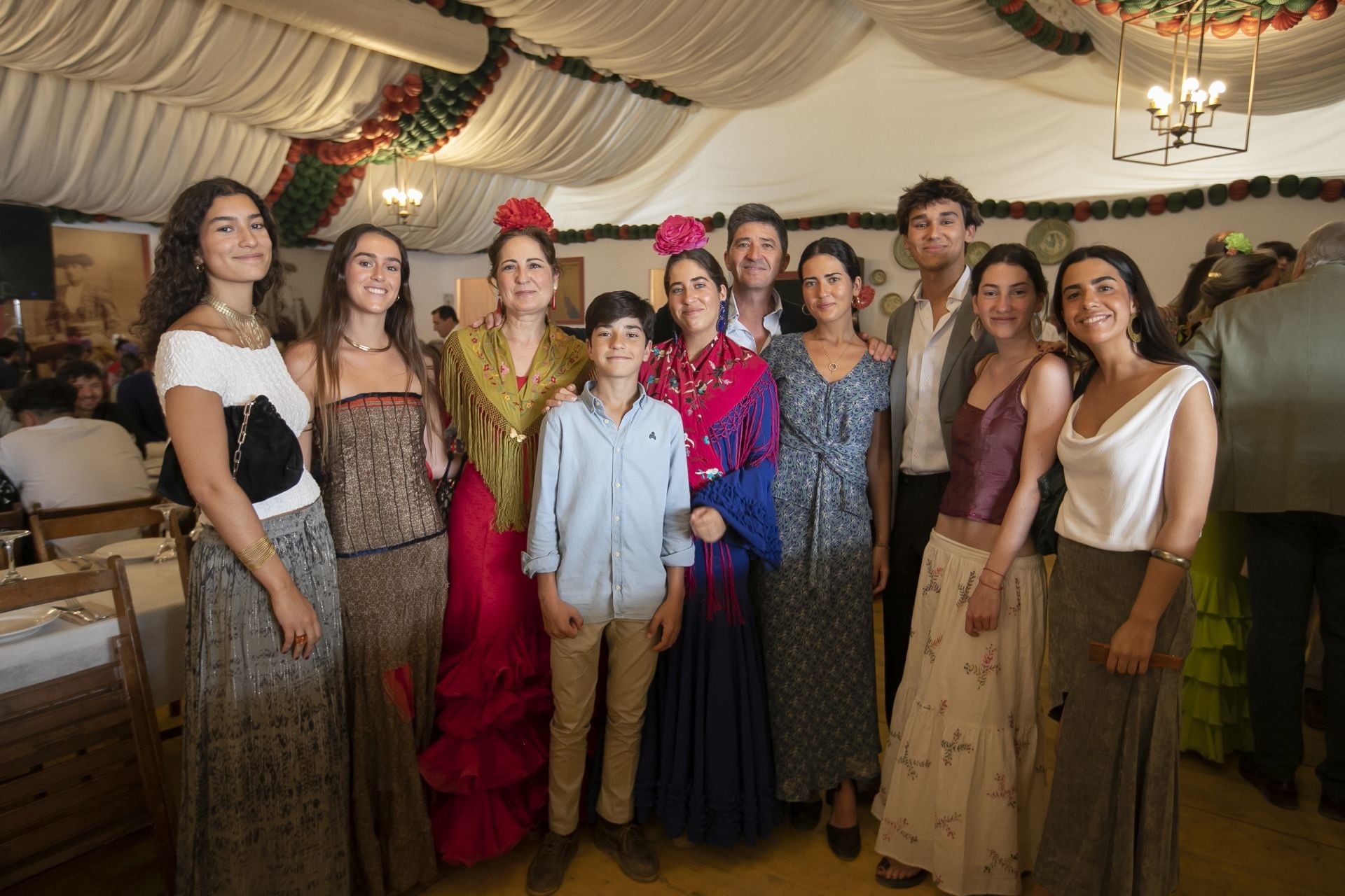 Las casetas bullen el domingo de la Feria de Córdoba, en imágenes