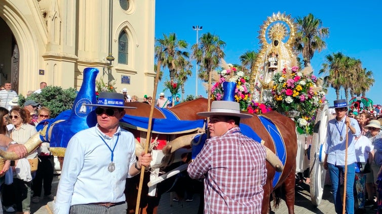 La Virgen de Regla del Pinar reúne a cientos de romeros en Chipiona