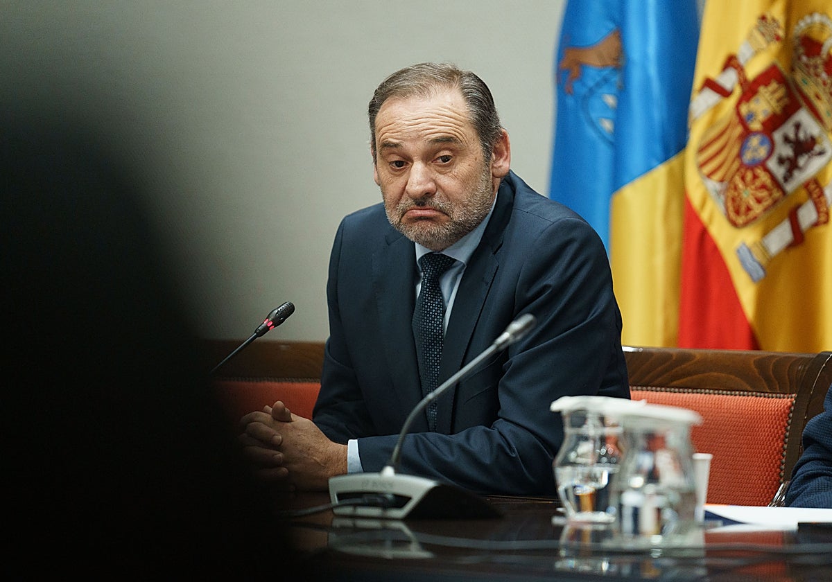 Ábalos niega cualquier contacto con el Gobierno de Canarias en la compra de material sanitario