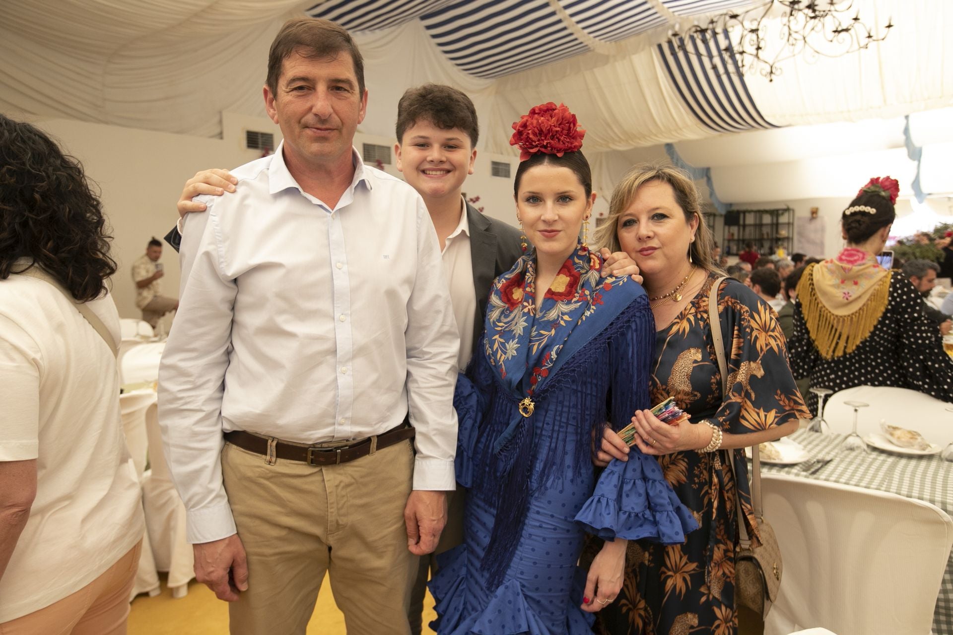 Las casetas brillan el lunes de la Feria de Córdoba, en imágenes