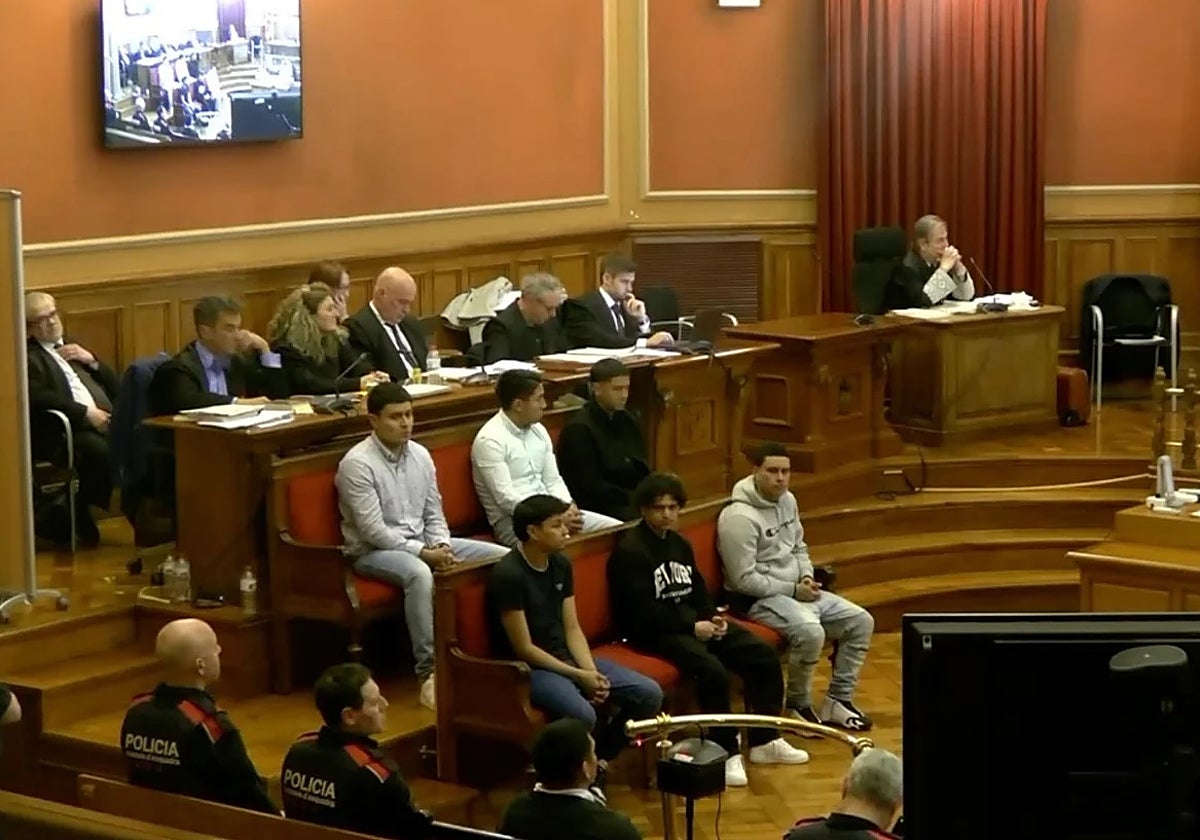 Los acusados del crimen de la discoteca Brisas de Barcelona, durante el juicio el pasado abril