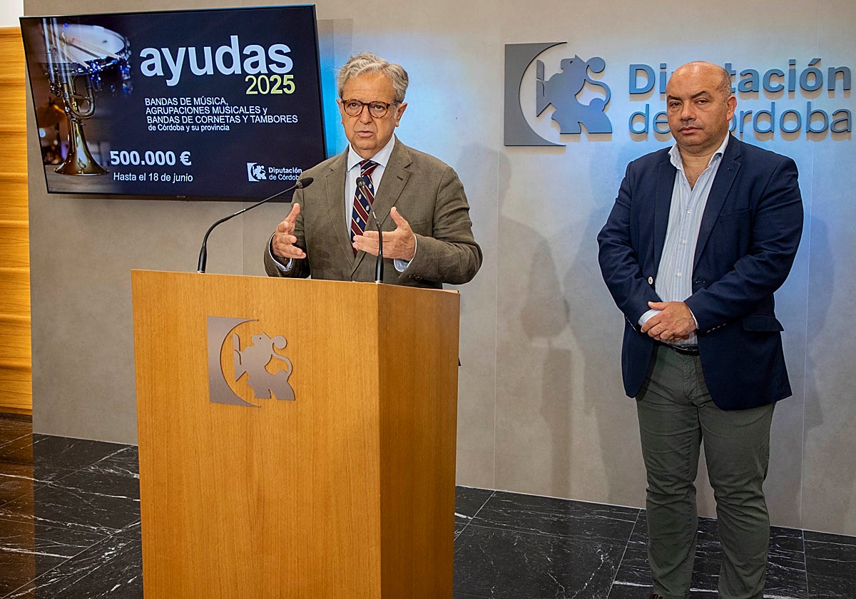 Salvador Fuentes en la comparecencia de este martes junto a Gabriel Duque