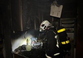 Muere una mujer de 58 años en un incendio en su vivienda en Parla con dos focos, uno en el salón y otro en la cocina