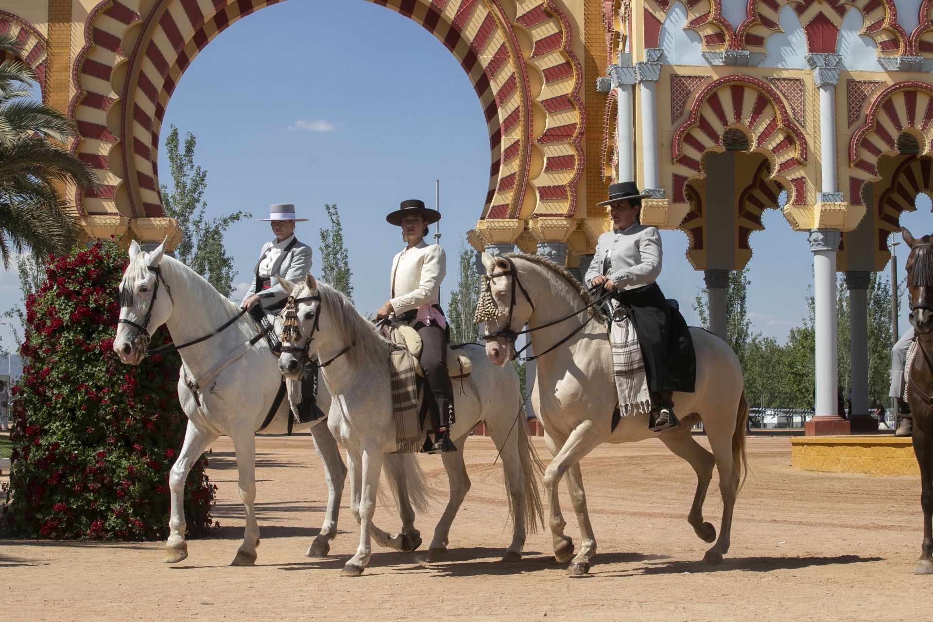 El lucido ambiente el martes de Feria de Córdoba, en imágenes