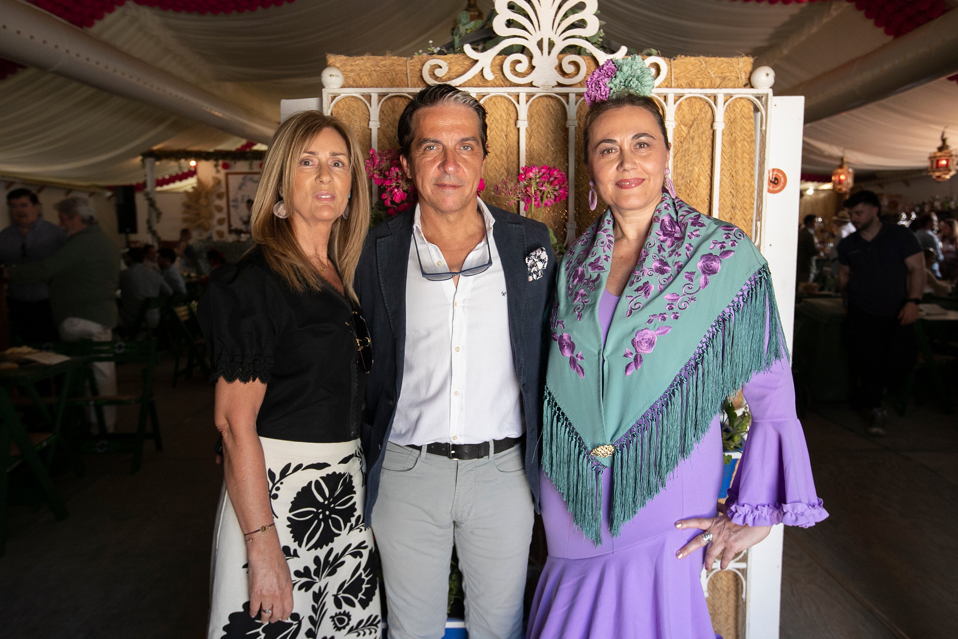 Las mejores imágenes del ambiente en las casetas el martes de Feria en Córdoba