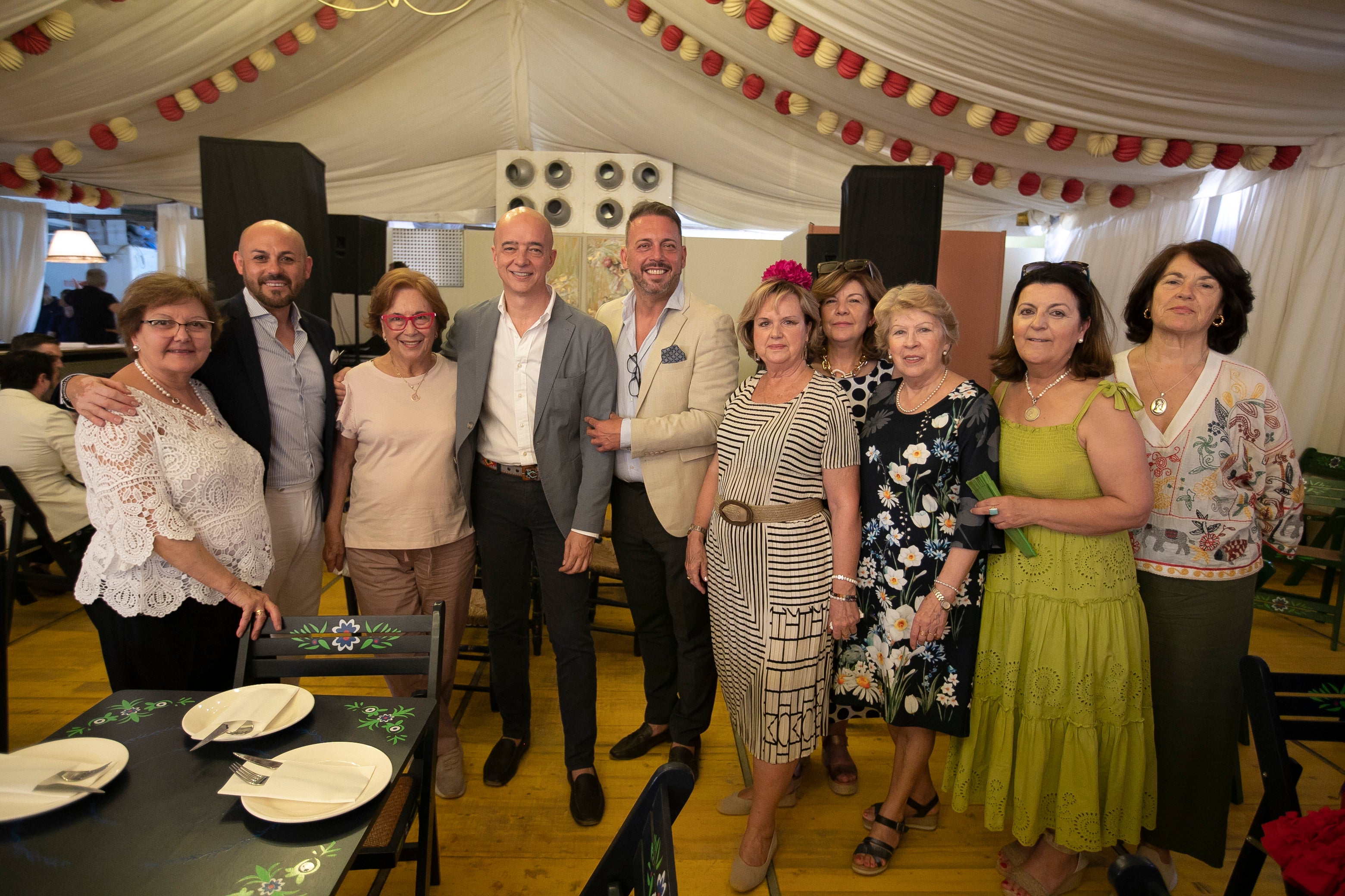Las mejores imágenes del ambiente en las casetas el martes de Feria en Córdoba