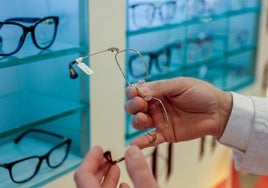 Casi 1,4 millones de menores de 16 años en Andalucía se beneficiarán de la ayuda de 100 euros para gafas