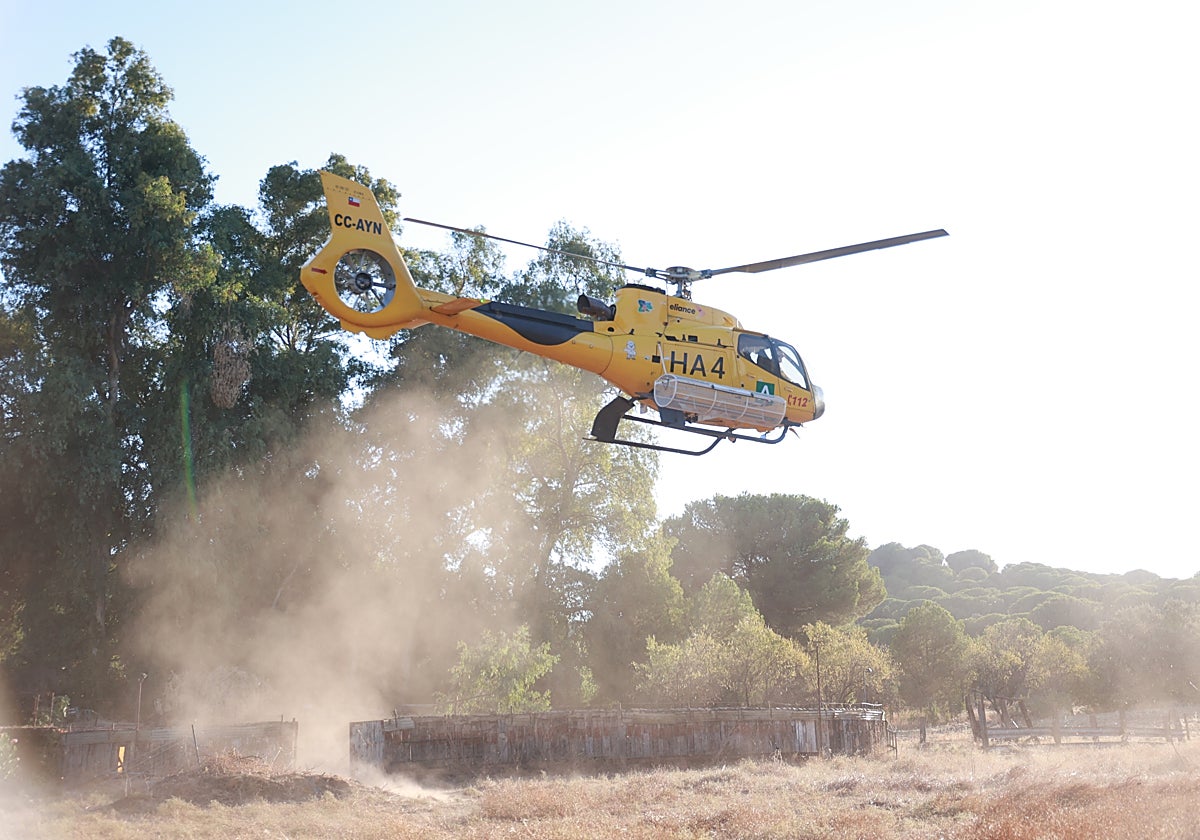 Un helicóptero del Plan Infoca