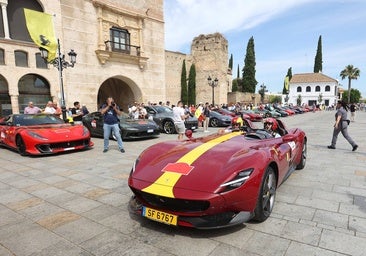 La espectacular concentración de Ferraris en Palma del Río, en imágenes