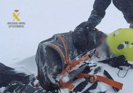 Muere un montañero en el Pirineo oscense tras precipitarse desde 300 metros por una ladera con nieve y rocas