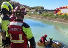 Muere un conductor tras caer su todoterreno al Canal de Aragón y Cataluña en Albelda (Huesca)