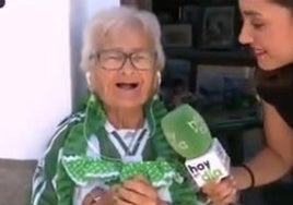 Merchi, una abuela bética de 85 años, a Joaquín: «Tenemos que traernos la Copa para nosotros»