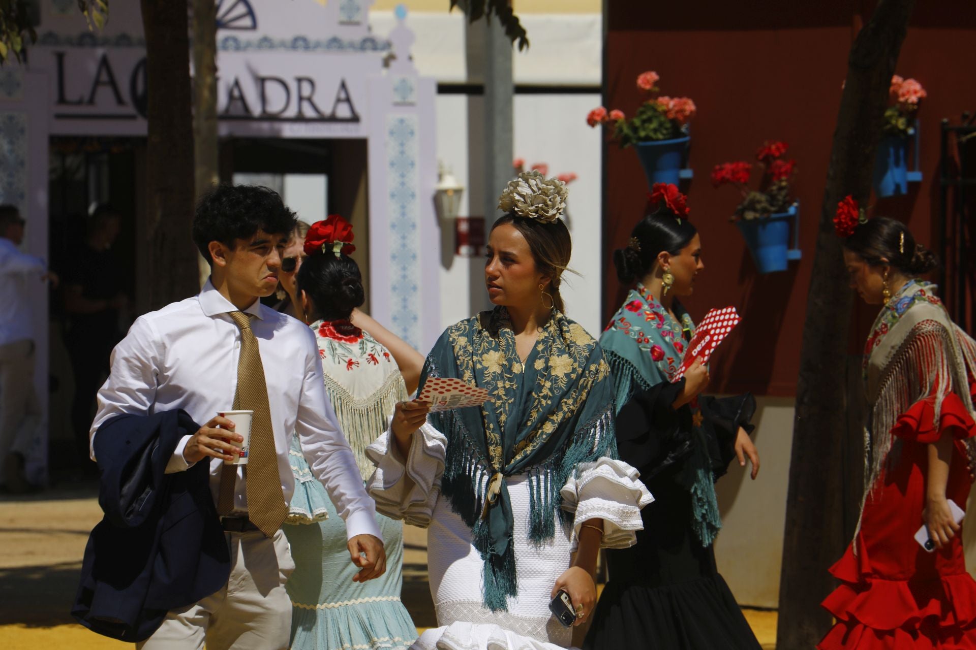 El brillante ambiente del miércoles de Feria en Córdoba, en imágenes