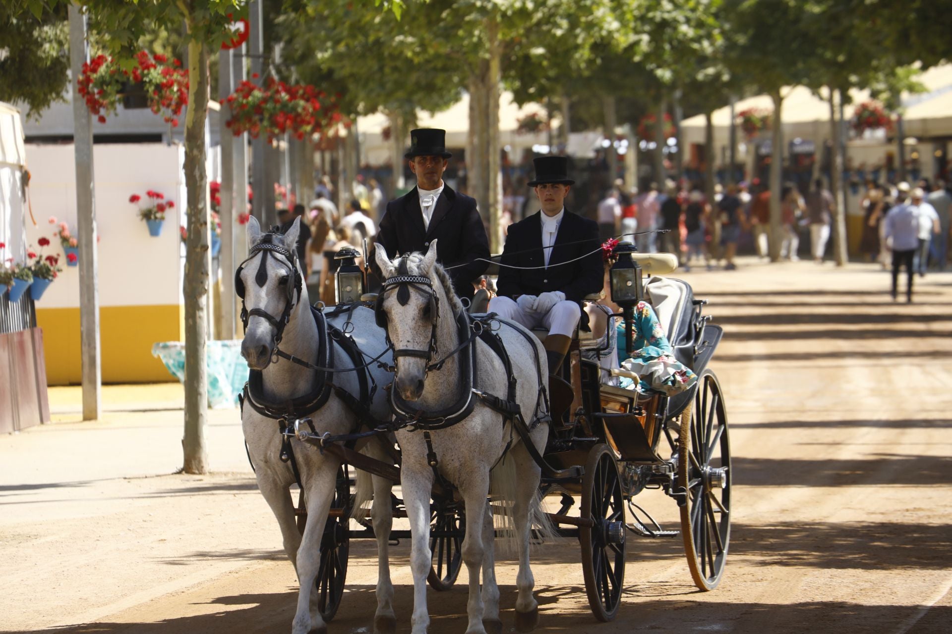 El brillante ambiente del miércoles de Feria en Córdoba, en imágenes