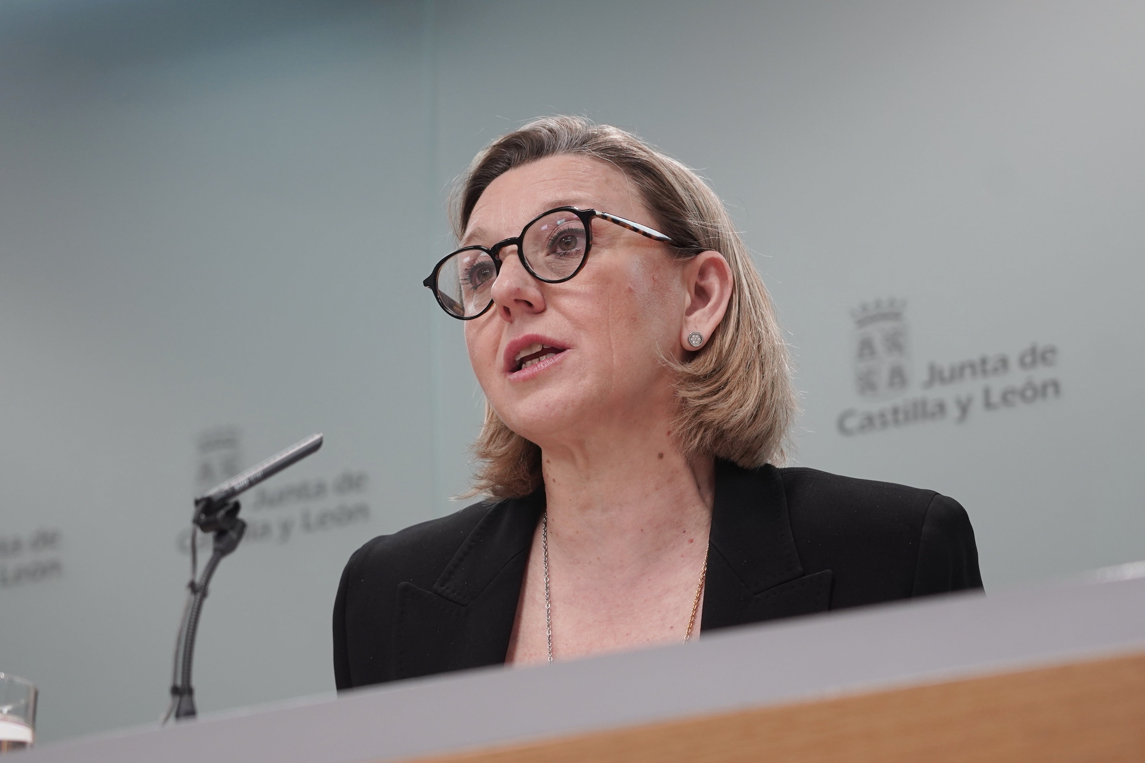 Castilla y León acusa al Gobierno de «filtrar datos erróneos» de menores acompañados para «imponer» su modelo