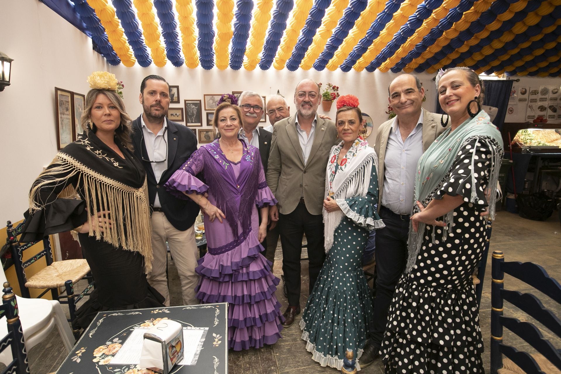 Las mejores imágenes del ambiente en las casetas el miércoles de la Feria de Córdoba