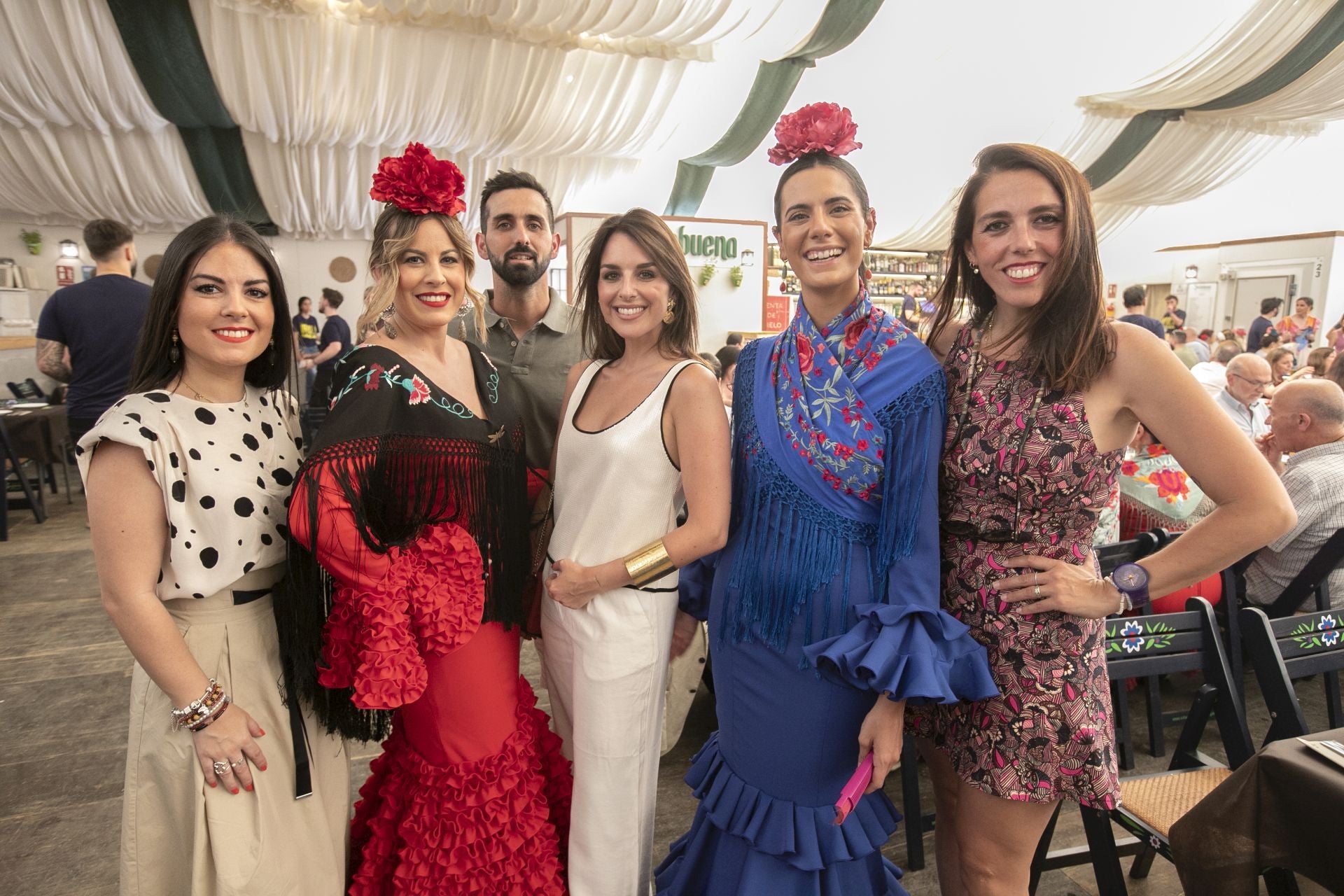 Las mejores imágenes del ambiente en las casetas el miércoles de la Feria de Córdoba