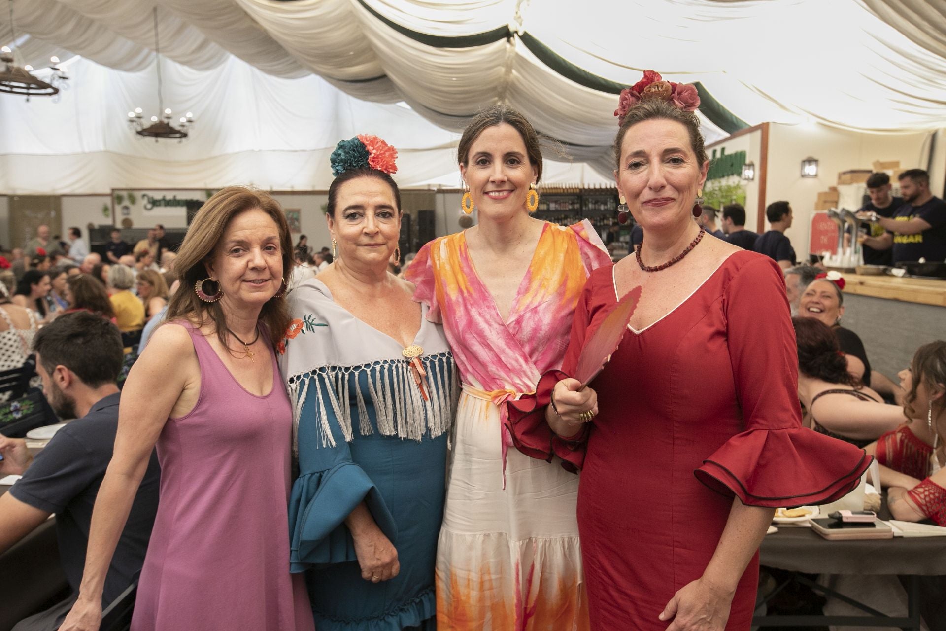 Las mejores imágenes del ambiente en las casetas el miércoles de la Feria de Córdoba