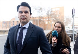 La juez procesa al novio de Ayuso por fraude fiscal y falsedad documental