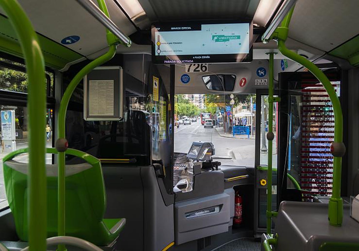 Interior de un autobús de Vectalia en Alicante
