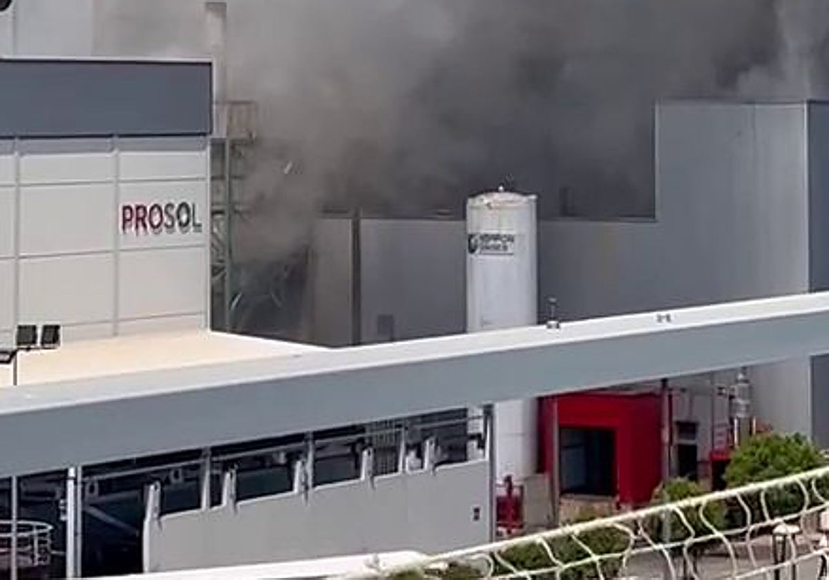 Incendio en Prosol, fábrica en Venta de Baños (Palencia)