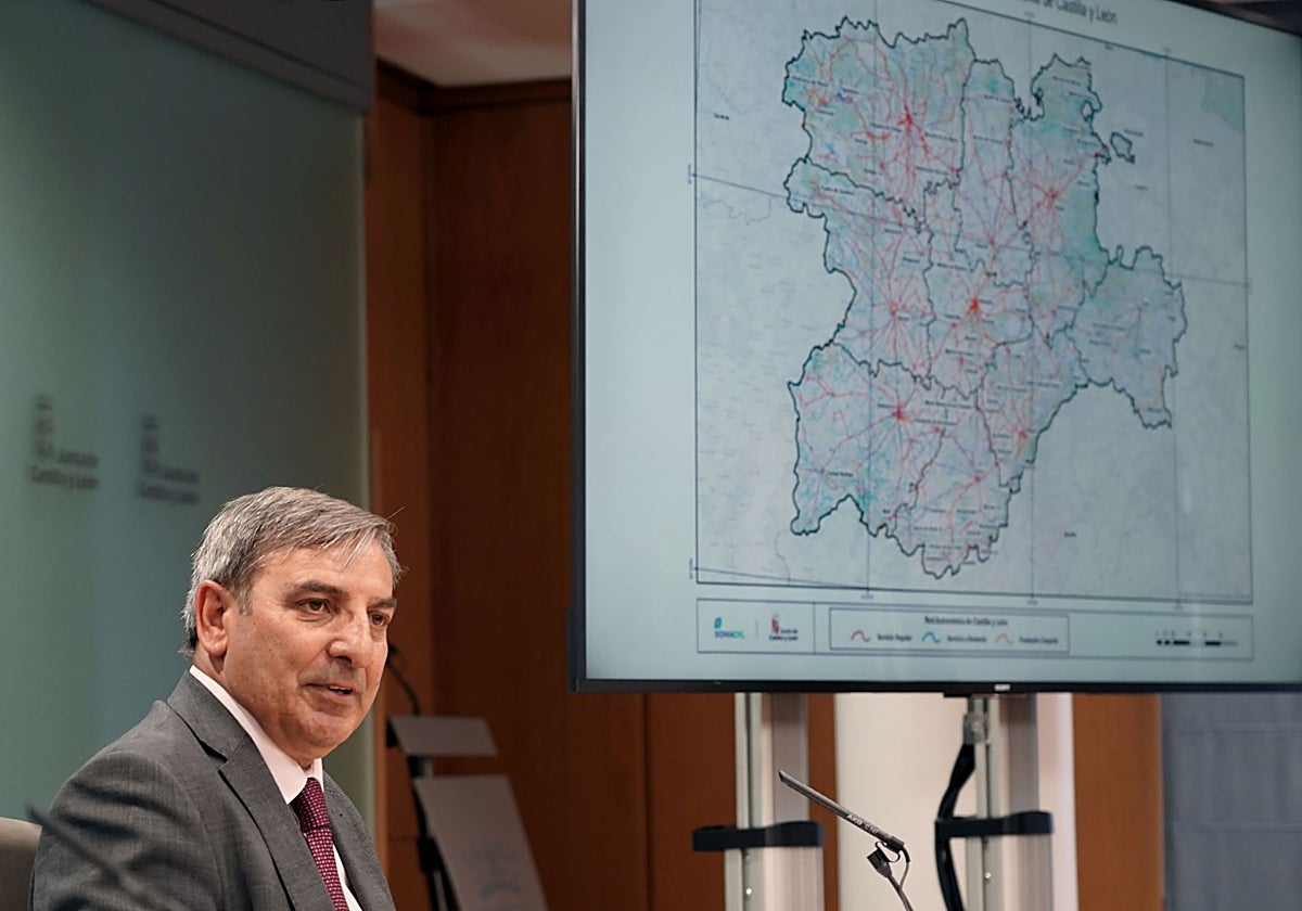 El consejero de Movilidad y Transformación Digital, José Luis Sanz Merino, comparece en rueda de prensa posterior al Consejo de Gobierno