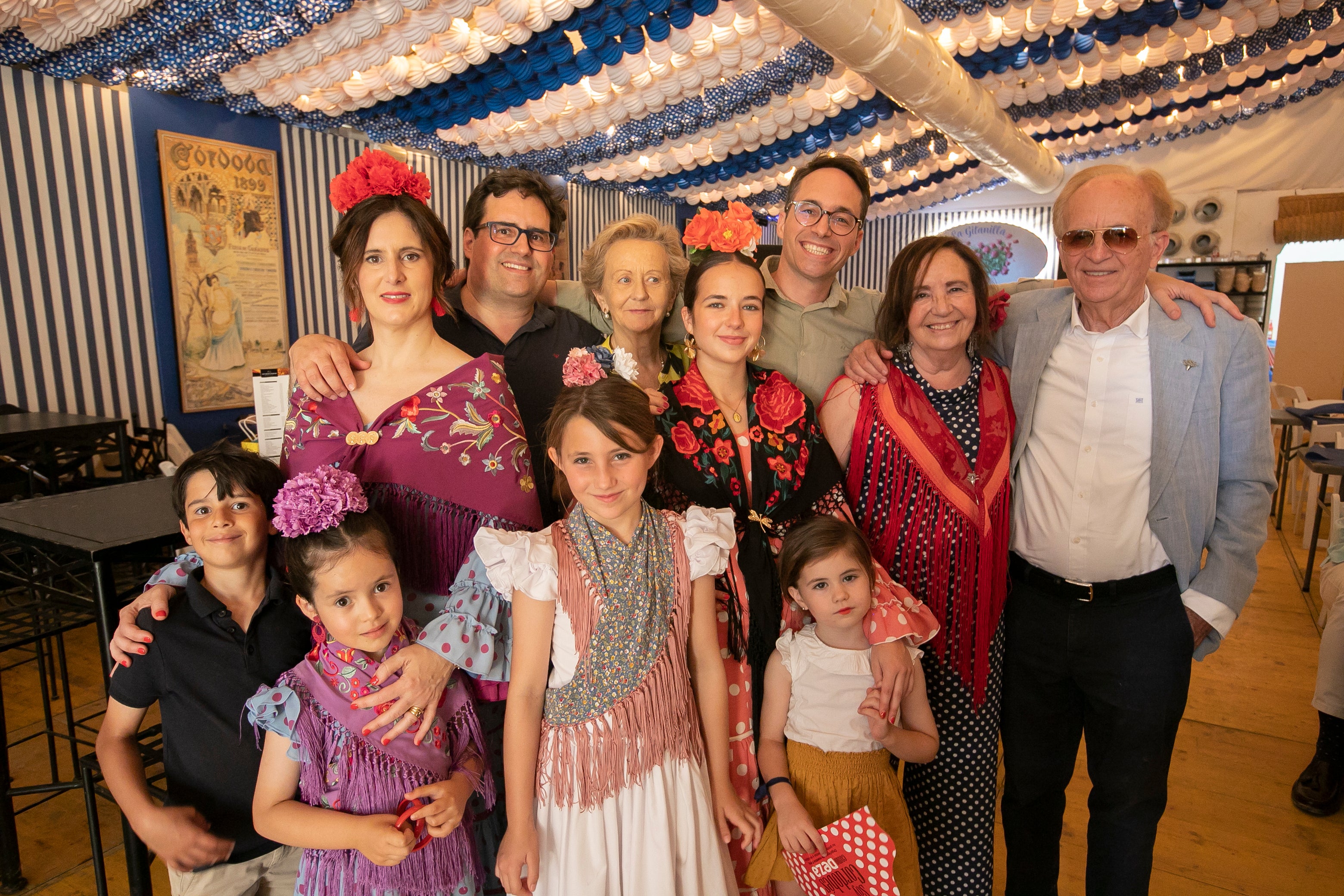 La animada vida de las casetas de la Feria de Córdoba este viernes, en imágenes