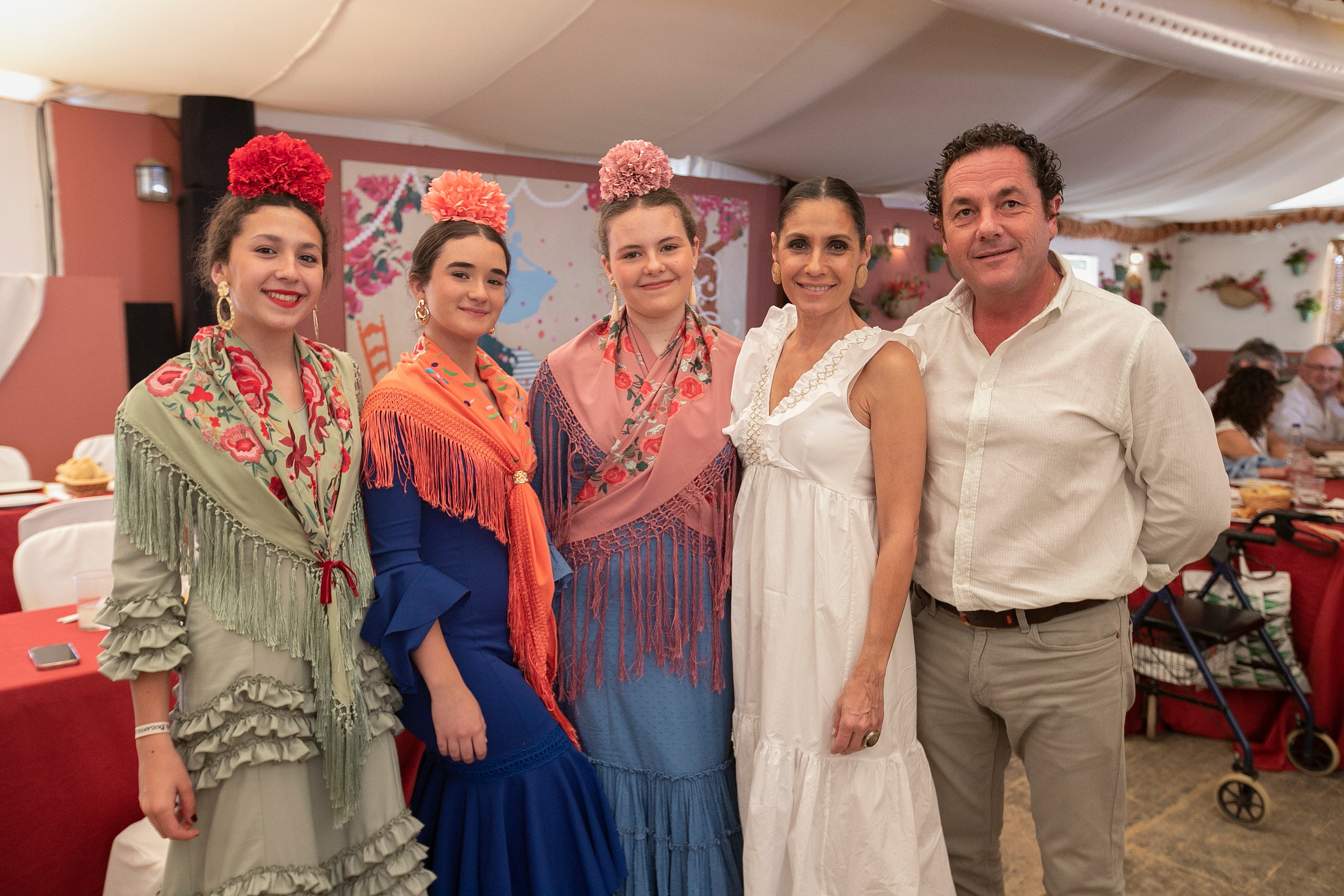 La animada vida de las casetas de la Feria de Córdoba este viernes, en imágenes