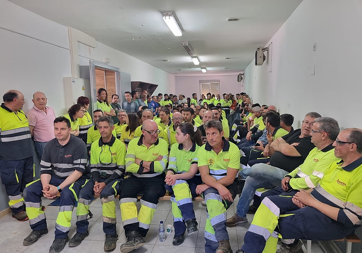 Asamblea de trabajadores de Azucarera en La Bañeza (León)