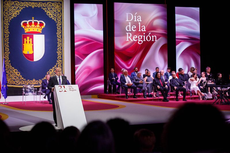 Bellido destaca que la región es un «oasis de respeto» en un país que depende de «quienes no creen en él»